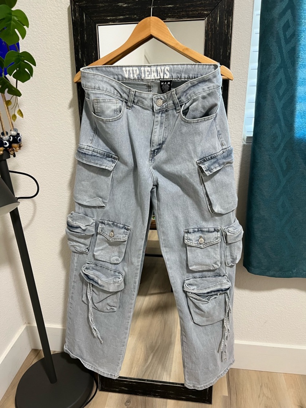 •LIKE NEW•VIP JEANS Baggy Cargo Cotton Blend